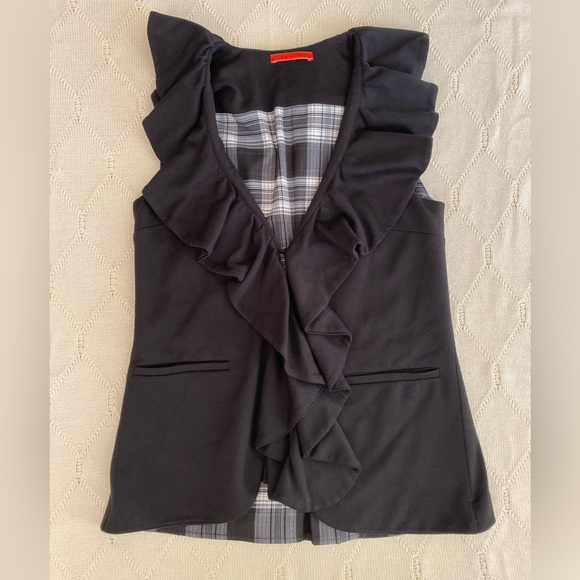 Alice + Olivia Jackets & Blazers - Alice + Olivia Black Ruffle-Trim Vest